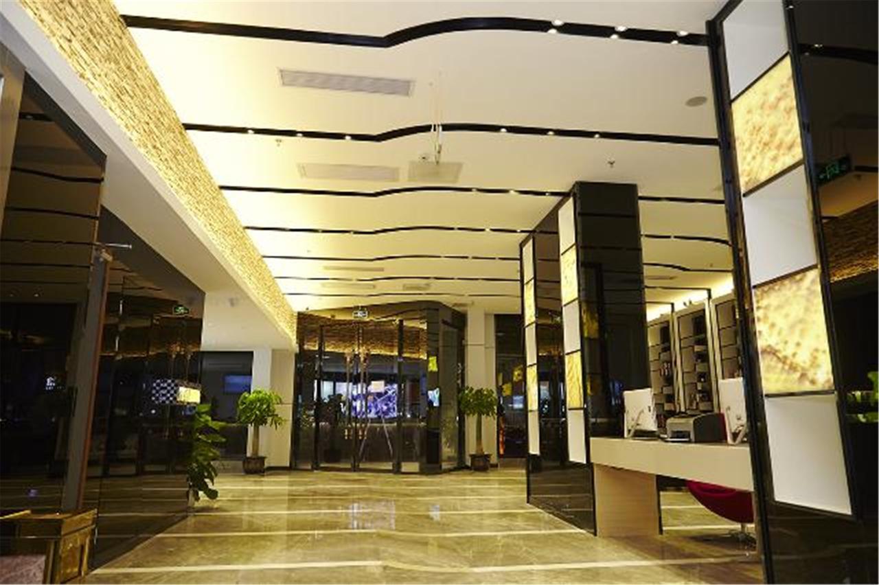 Lavande Hotel Baogang Avenue Guangbai Xinyi Branch Kanton Exterior foto